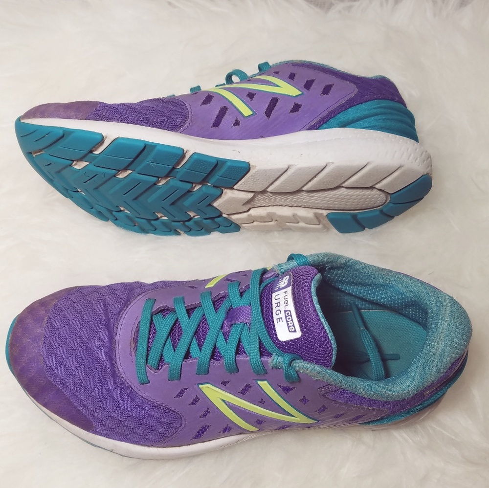 New Balance Girls Sz 4 Fuel Core Urge Sneakers